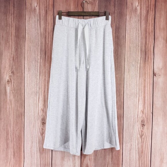 lululemon athletica Pants - Lululemon Womens 6 Seek Stillness Mid Rise Crop Heathered Core Ultra Light Grey